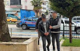 Tır dorsesindeki hasarlı araçta 2.7 kilo uyuşturucu...