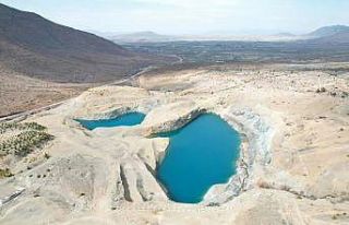 Tomarza’nın doğa harikası Mavi Göl, görenleri...