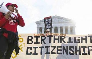 Trump, Yüksek Mahkeme duruşmasına katılan görevdeki...