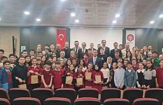 TÜBİTAK başarısı gösteren öğrencilere valilikten...