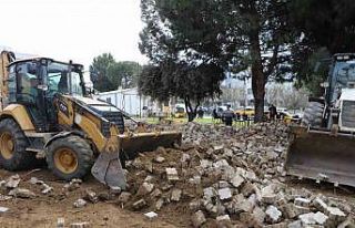 Turgutlu Belediyesi Fen İşleri ekiplerinden eş...