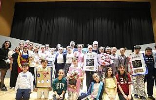 Turgutlu’da minik oyuncular büyüledi