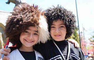 Türk dünyasının çocukları Samsun’u renklendirdi