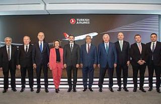 Türk Hava Yolları’nda devir teslim töreni gerçekleşti