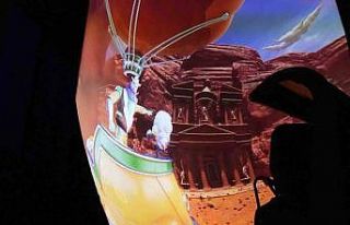 Türkiye’de ilk: Uçan sinema vatandaşların ayağını...