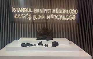 Ümraniye’de park halindeki aracı silah zoruyla...