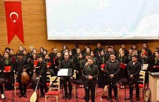 Üniversite öğrencilerinden oluşan korunun konseri...