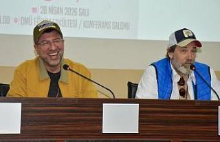 Usta oyuncular kampüste gençlerle buluştu, tecrübelerini...