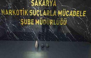 Uyuşturucu baskınında evden el bombası ve havan...