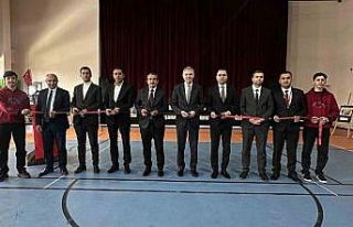 "Vakti Kuşanmak" il sergisi Yüksekova’da...