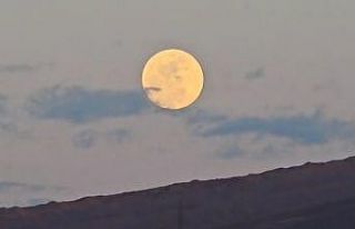 Van’da görsel şölen: "Pembe Dolunay"...