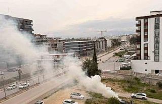 Vatandaşın yaktığı atık yangınını itfaiye...