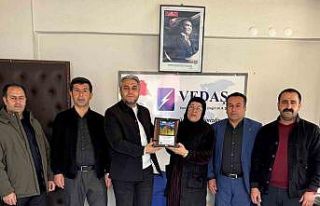 VEDAŞ ekiplerine muhtarlardan anlamlı teşekkür