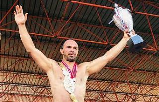 Yağlı Pehlivan Güreşlerinin efsane ismi Ali Gürbüz,...