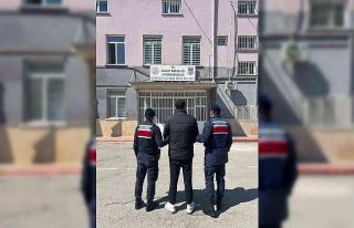 Yaklaşık 22 yıl hapis cezasıyla aranan şahsı...