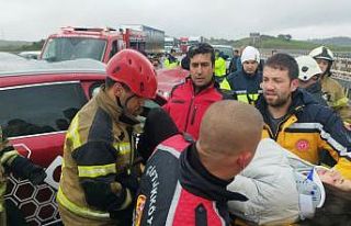 Yalova’da tır otomobille çarpıştı: 4 yaralı