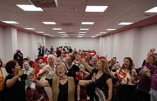 Yaşam Evi sakinleri müzik ve dansla eğlenceli zaman...