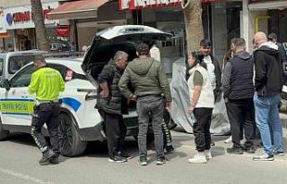 Yaya geçidinde aracın çarptığı öğrenci hastanelik...