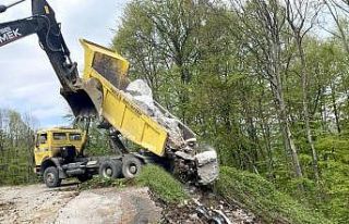 Yenitepe’de heyelan alarmı, stabilizasyon çalışmaları...