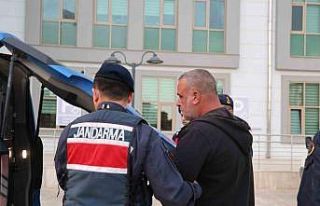 Yol kenarındaki genç kıza çarpan sürücü yakalandı