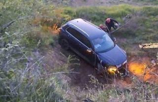 Yoldan çıkan otomobilin sürücüsü, tarlaya uçtu