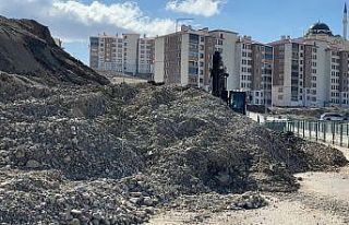 Yüksekova’da toprak kayması: Pizok yolu 18 gündür...