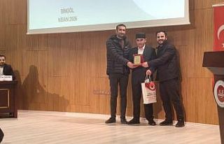 Yüksekovalı öğrenci ezan okuma yarışmasında...