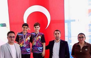 Yüzmede Elazığ’a 19 madalya