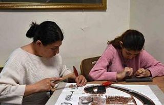 Zihinsel engelli Beyza filografi sanatıyla hayata...