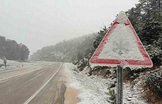 Afyonkarahisar’da kar ulaşımı aksattı