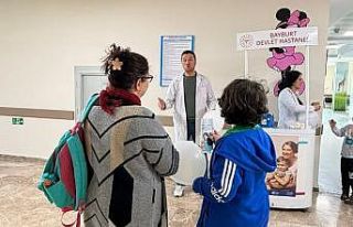Bayburt’ta hasta yakınlarına aşı bilgilendirmesi...