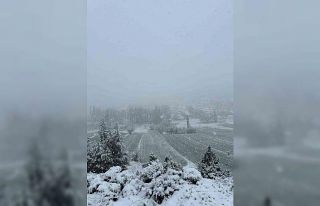 Burdur’un yüksek kesimlerine kar yağdı