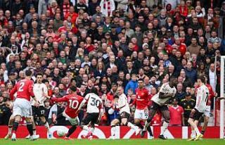 Dev maçta Manchester United, evinde Liverpool’u...