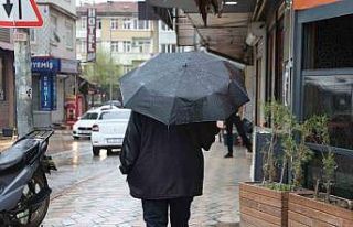 Elazığ’da sağanak etkisini göstermeye başladı