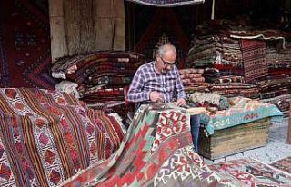 Kapadokya’da eski halılar ustaların elinde yeniden...