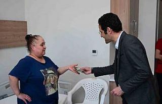 Manisa’daki hastalara mesir macunu dağıtıldı