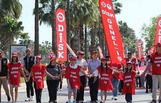 Mersin’de 1 Mayıs coşkuyla kutlandı