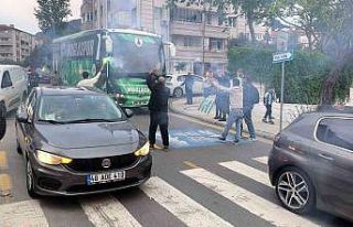 Muğlaspor’a taraftarlardan meşaleli karşılama