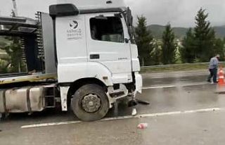 Osmaniye’de tır yağmurda savruldu