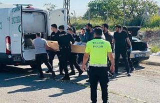 Park halindeki otomobilin içerisinde ölü bulundu