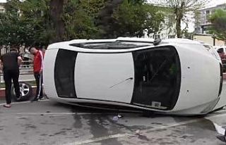 Siirt’te otomobil refüje çarptı: 3 yaralı