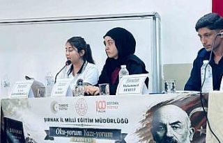 Şırnak’ta "Safahat" panelinde gençler...