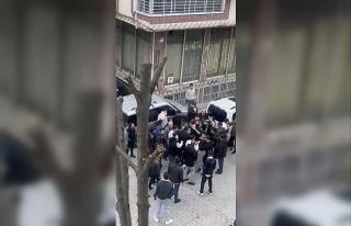 Sultangazi’de iki grup birbirine girdi: Silahların...