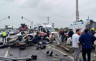 Takla atan otomobil ters döndü: 2’si çocuk 5...