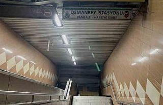 Yenikapı-Hacıosman Metro hattında raylara atlayan...