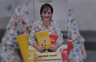 Burhaniyeli sanatçı kitaplarını tanıttı