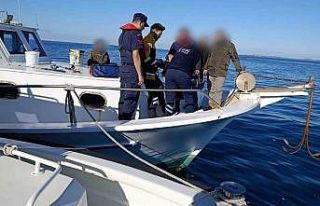 Özel teknede rahatsızlanan vatandaşa tıbbi tahliye