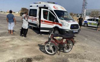 Otomobille çarpışan motosiklet sürücüsü yaralandı