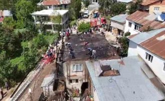 Şiran’da çatı yangını korkuttu
