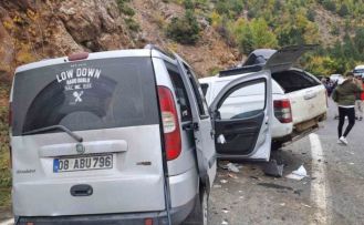 Şavşat’taki zincirleme kazada yaralanan genç hastanede hayatını kaybetti